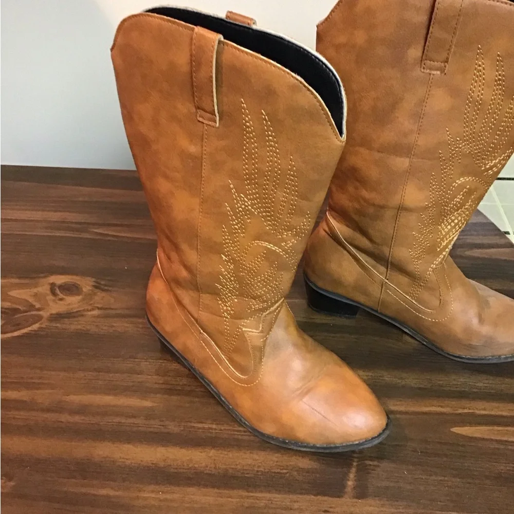 Women’s Cowboy Boots. Size 38. - Picture 2 of 4